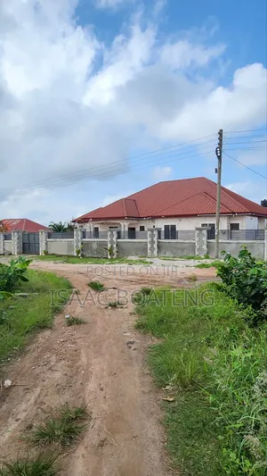 5bdrm House in Happy Street Estate, Ejisu-Juaben Municipal for sale
