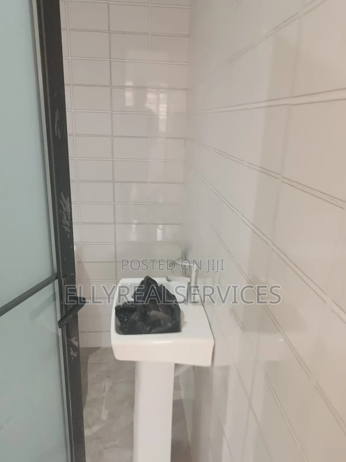 2bdrm Apartment in Ellyrealservices, Oyarifa for rent