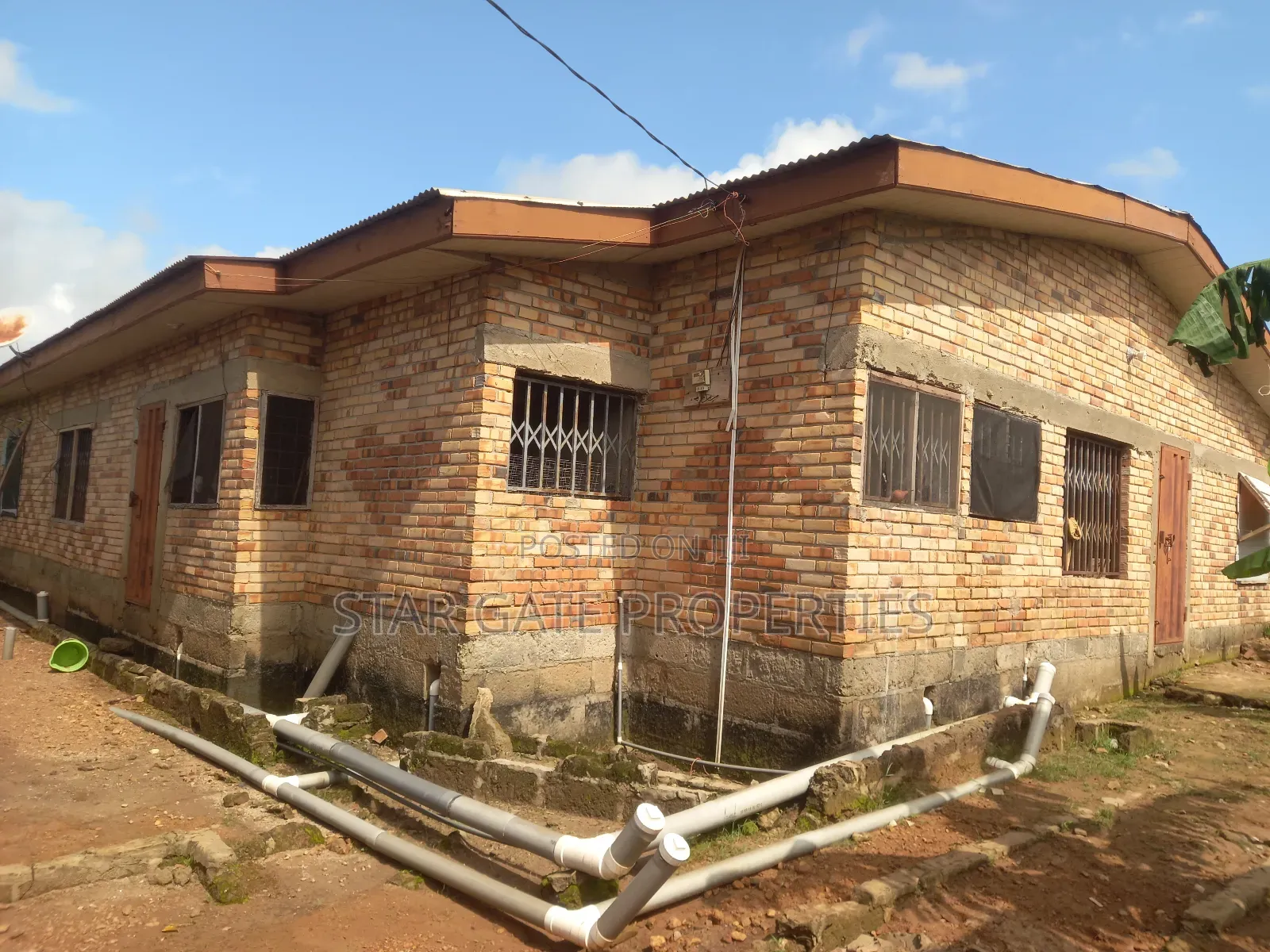 3bdrm House in Ejisu Adadientem for sale