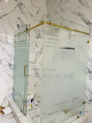 10mm Tempered Glass With Gold Accessories