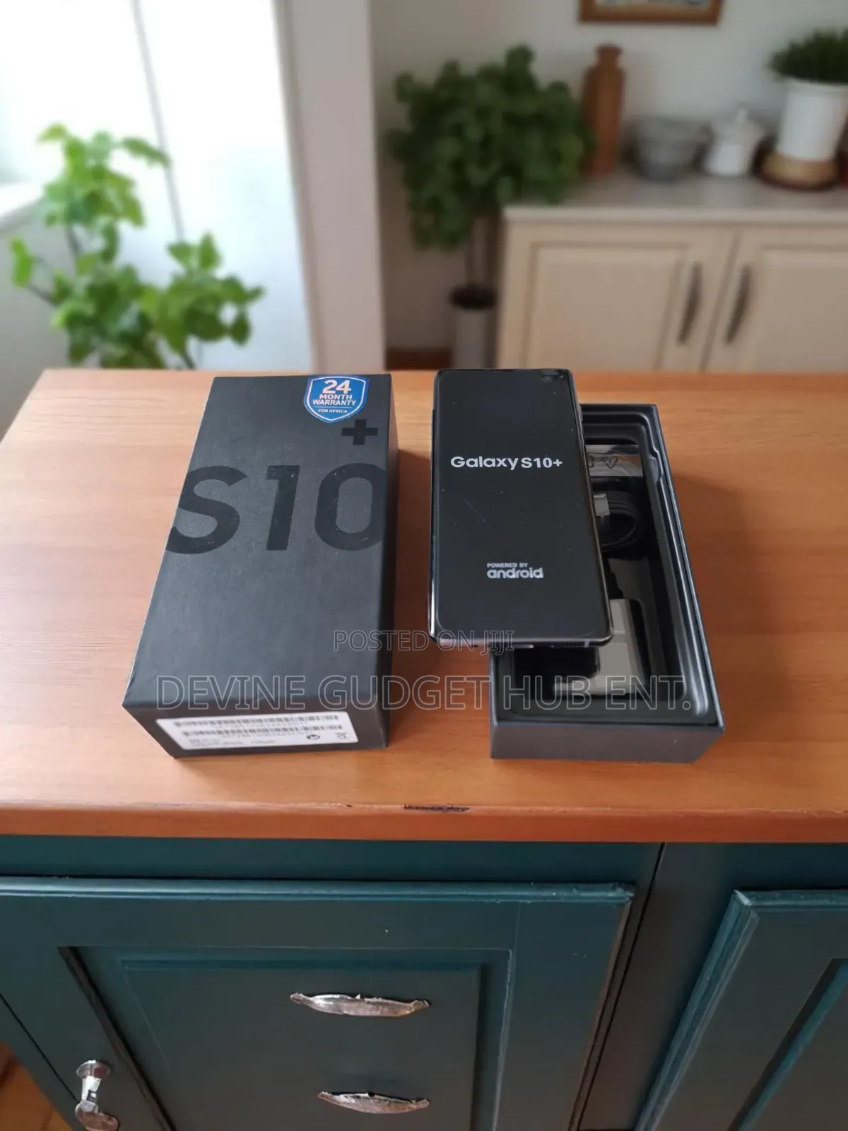 New Samsung Galaxy S10 Plus 128 GB Gold
