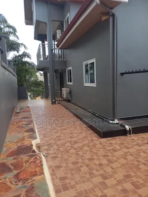 5 Master Bedrooms House at Fijai