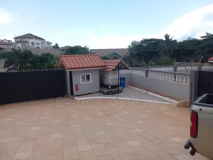 5 Master Bedrooms House at Fijai