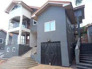 5bdrm Duplex in Takoradi for rent