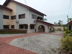 8bdrm Duplex in Takoradi for rent