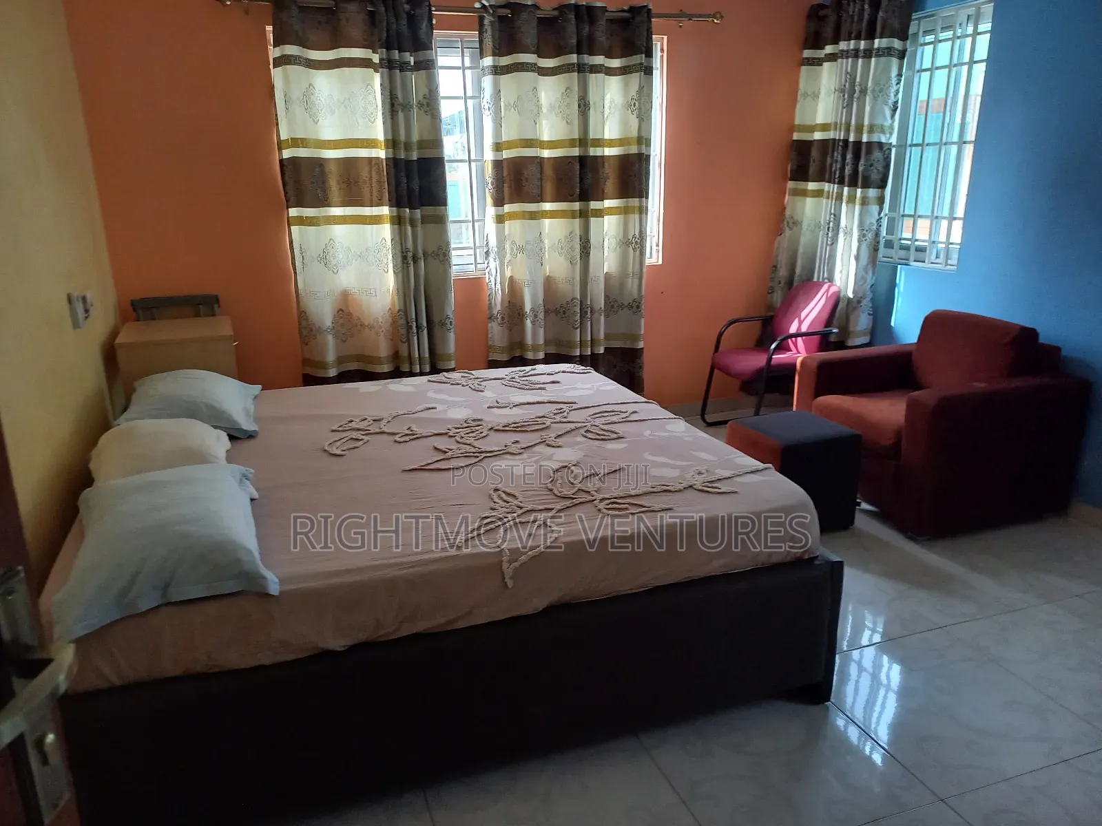Fully Furnished 4 Master Bedrooms Apartment at Apowa