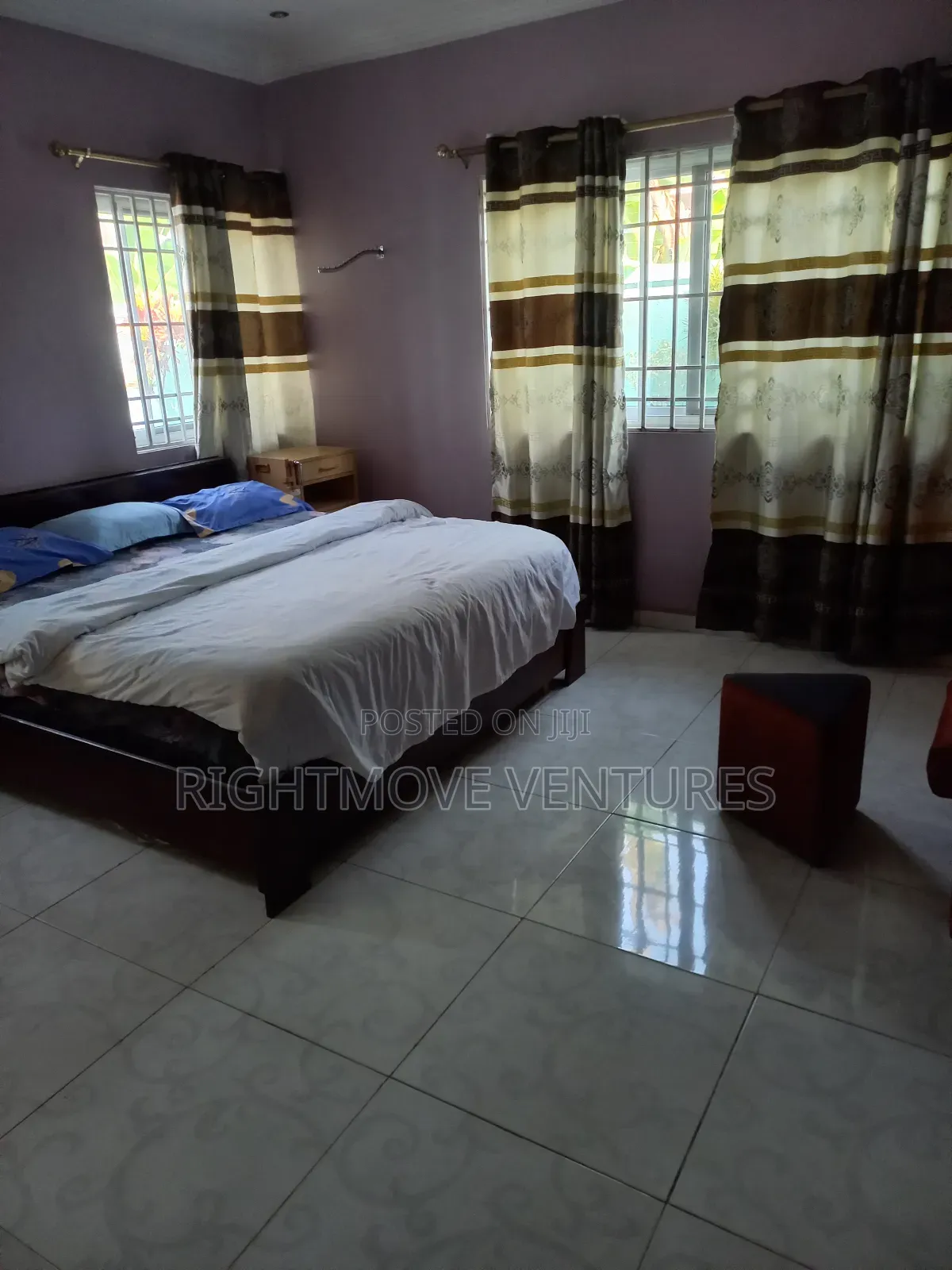 Fully Furnished 4 Master Bedrooms Apartment at Apowa