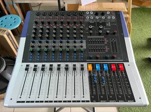 Yamaha Bv80 8-Channel Powered Audio Mixer