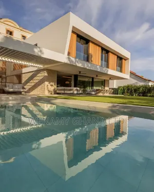 5bdrm House in Accra for sale