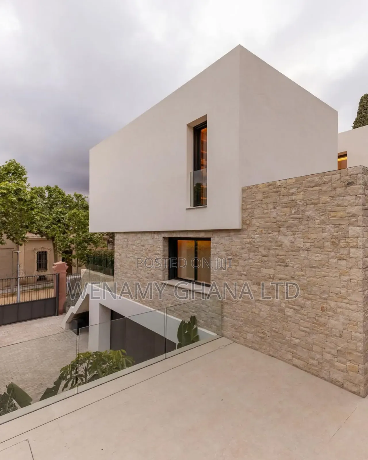 5bdrm House in Accra for sale