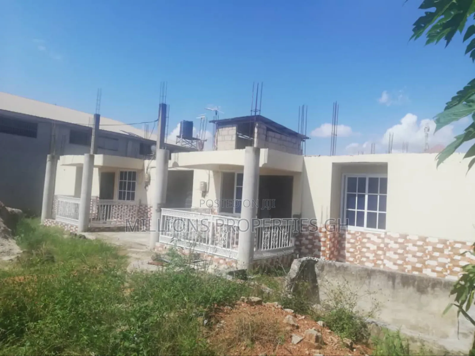 6bdrm House in Millions Properties, Kumasi Metropolitan for sale