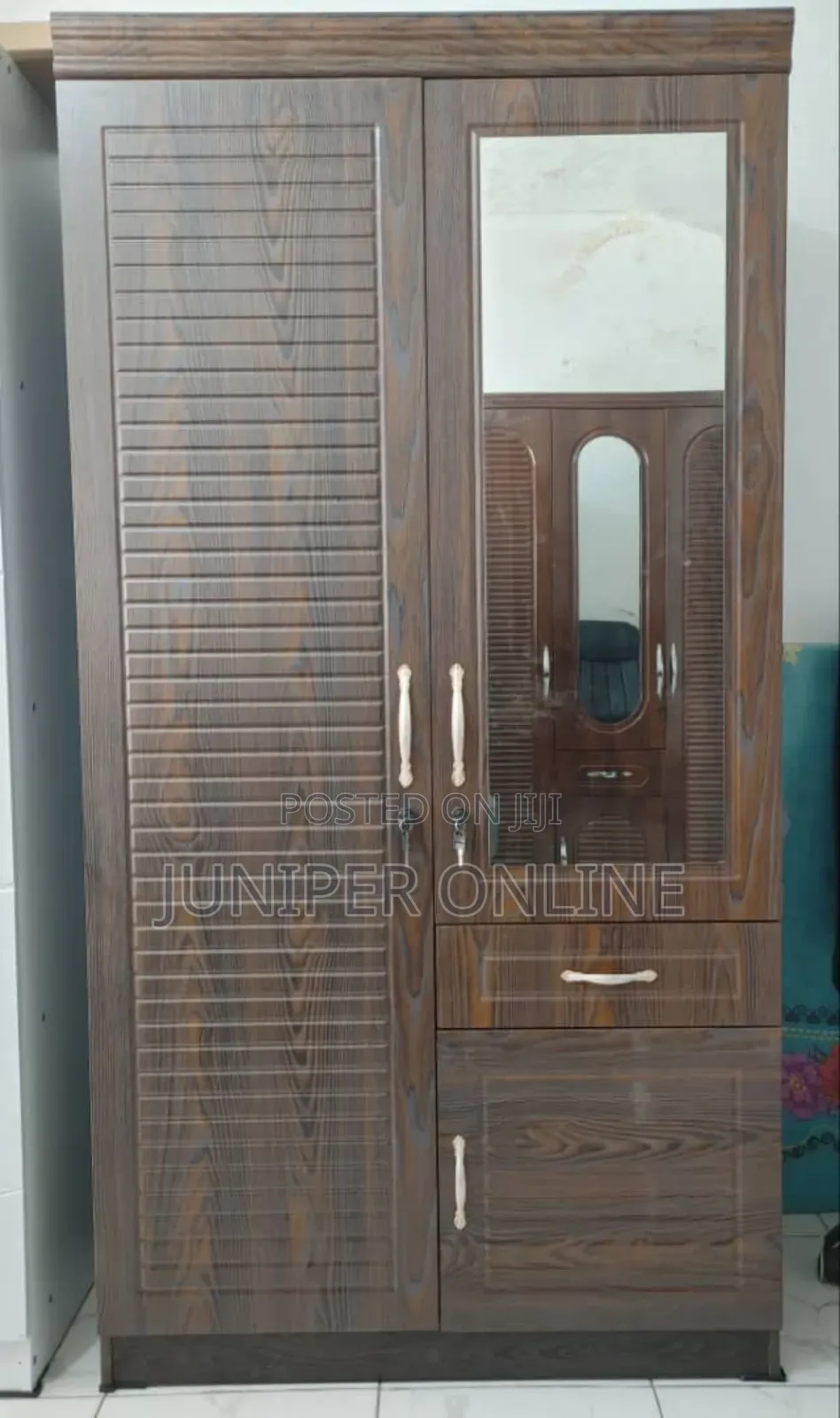 Wardrobe Single Handed Neat