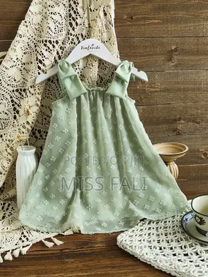 Vintage Cute Cut-Out Bow Dress. 9-12m