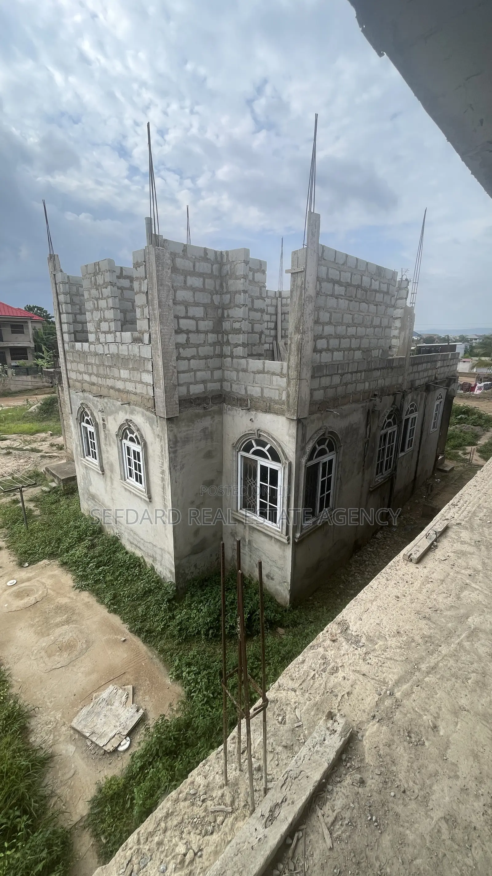 5bdrm House in Sefdard Property, Amasaman for sale