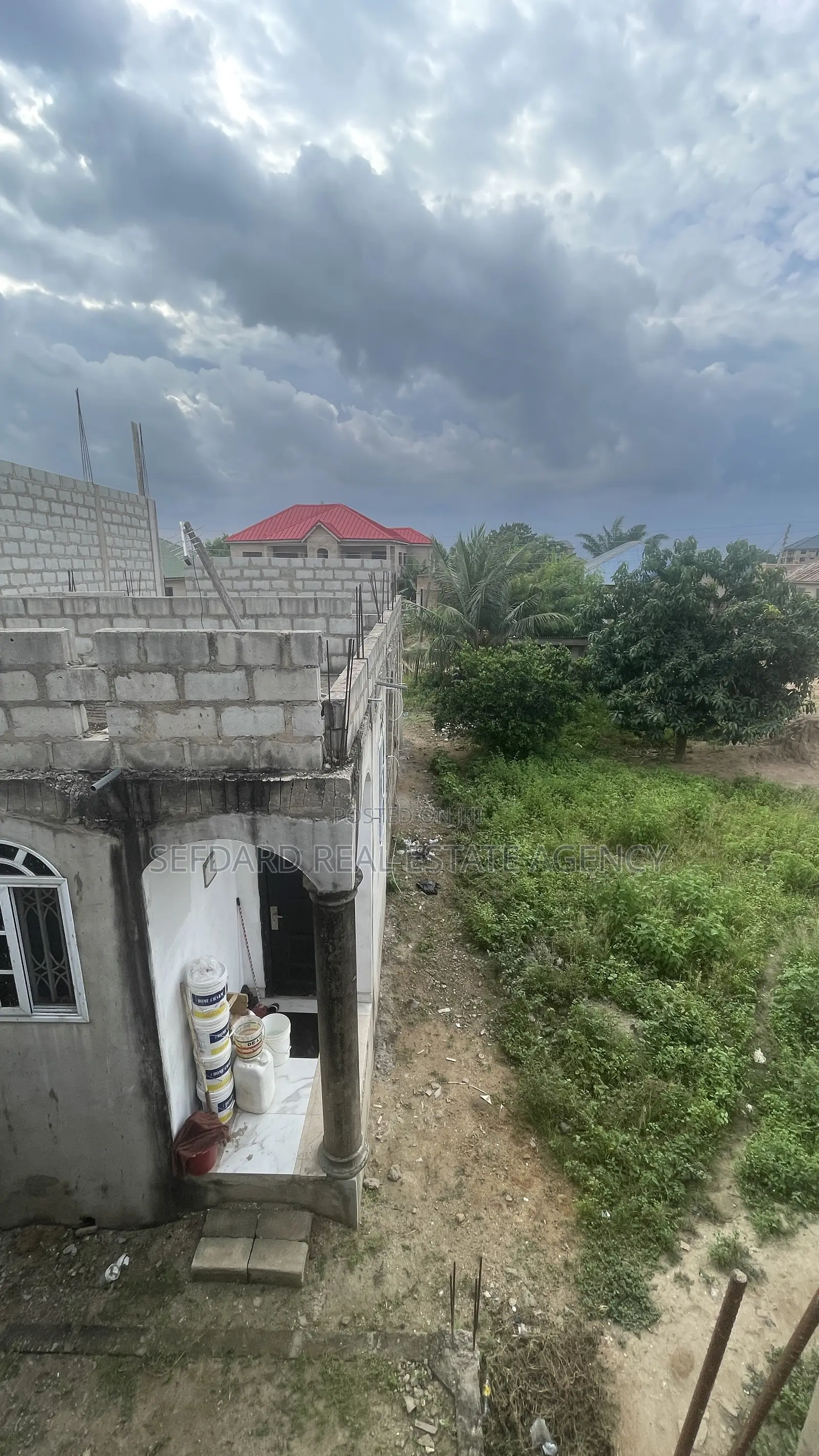 5bdrm House in Sefdard Property, Amasaman for sale