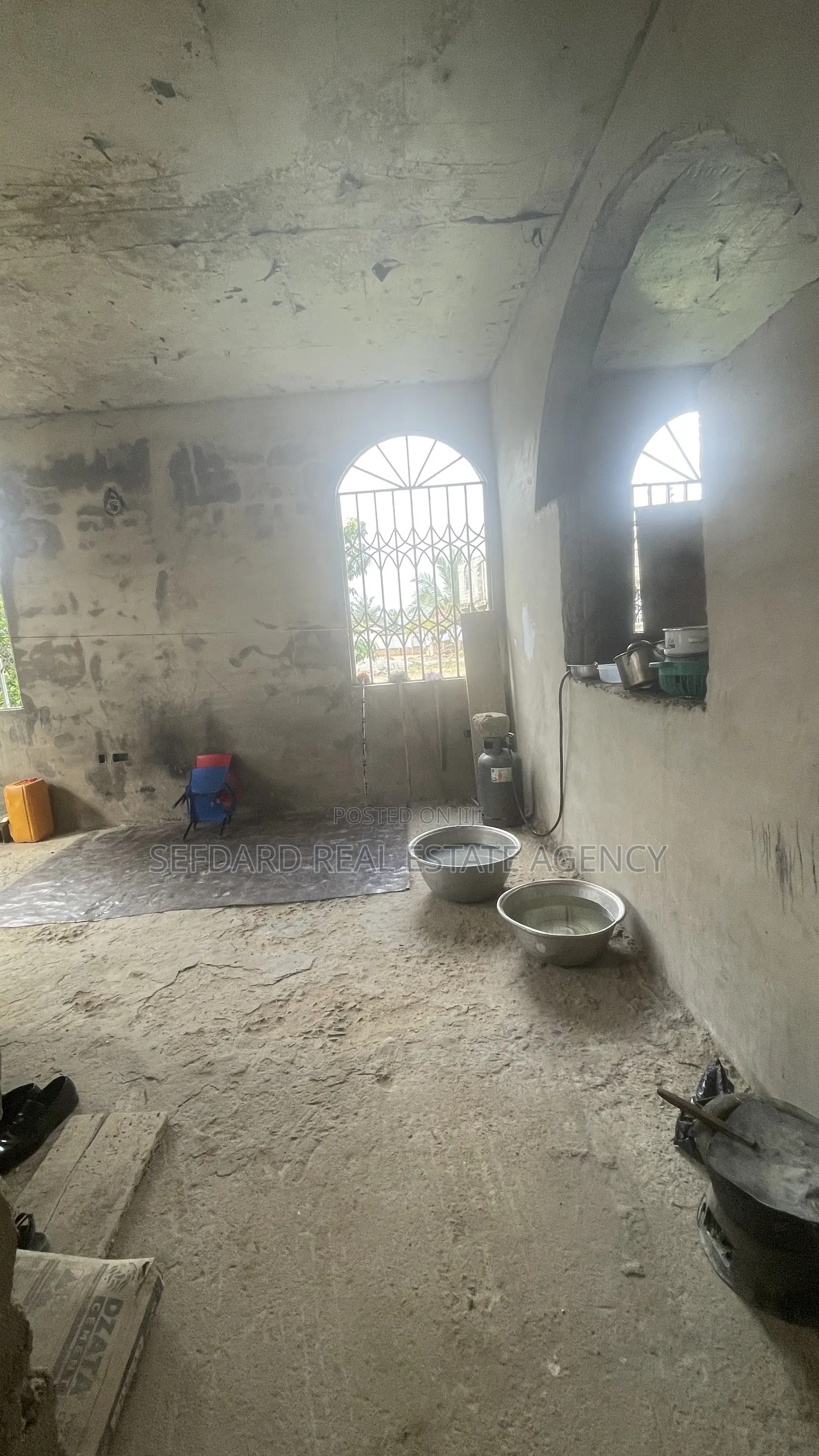 5bdrm House in Sefdard Property, Amasaman for sale