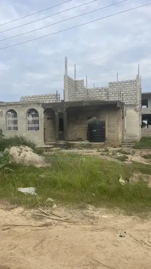 5bdrm House in Sefdard Property, Amasaman for sale