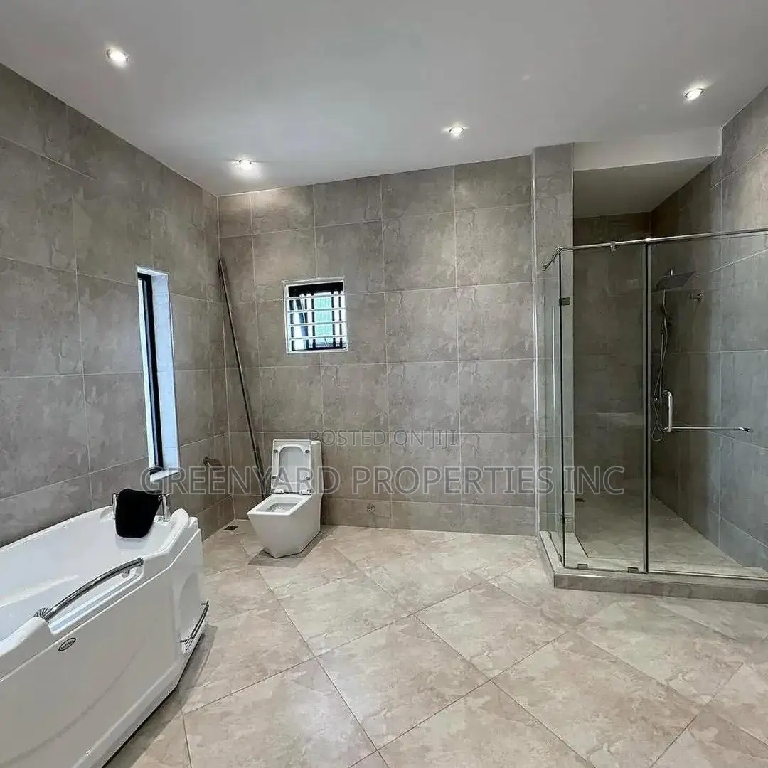 5bdrm House in East Legon Hills for sale