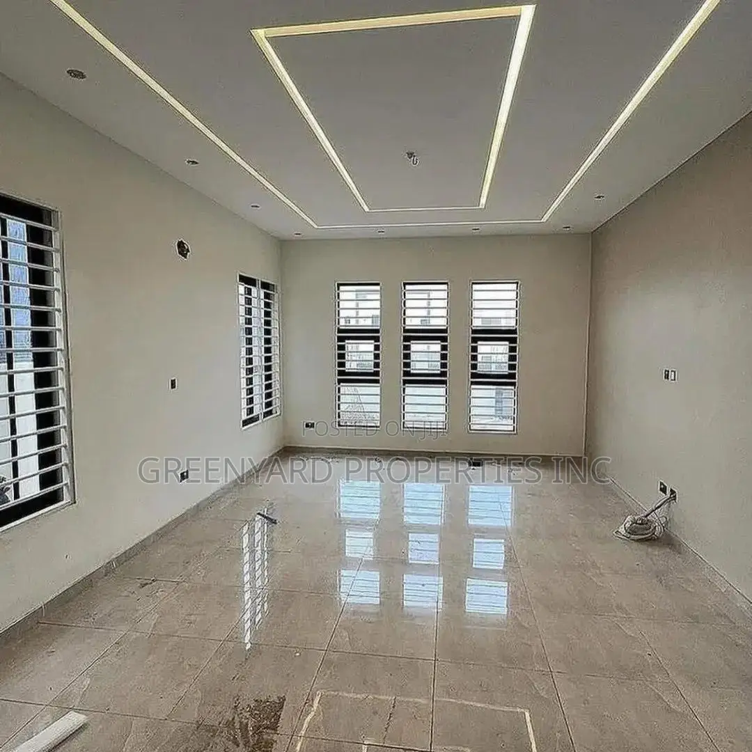 5bdrm House in East Legon Hills for sale