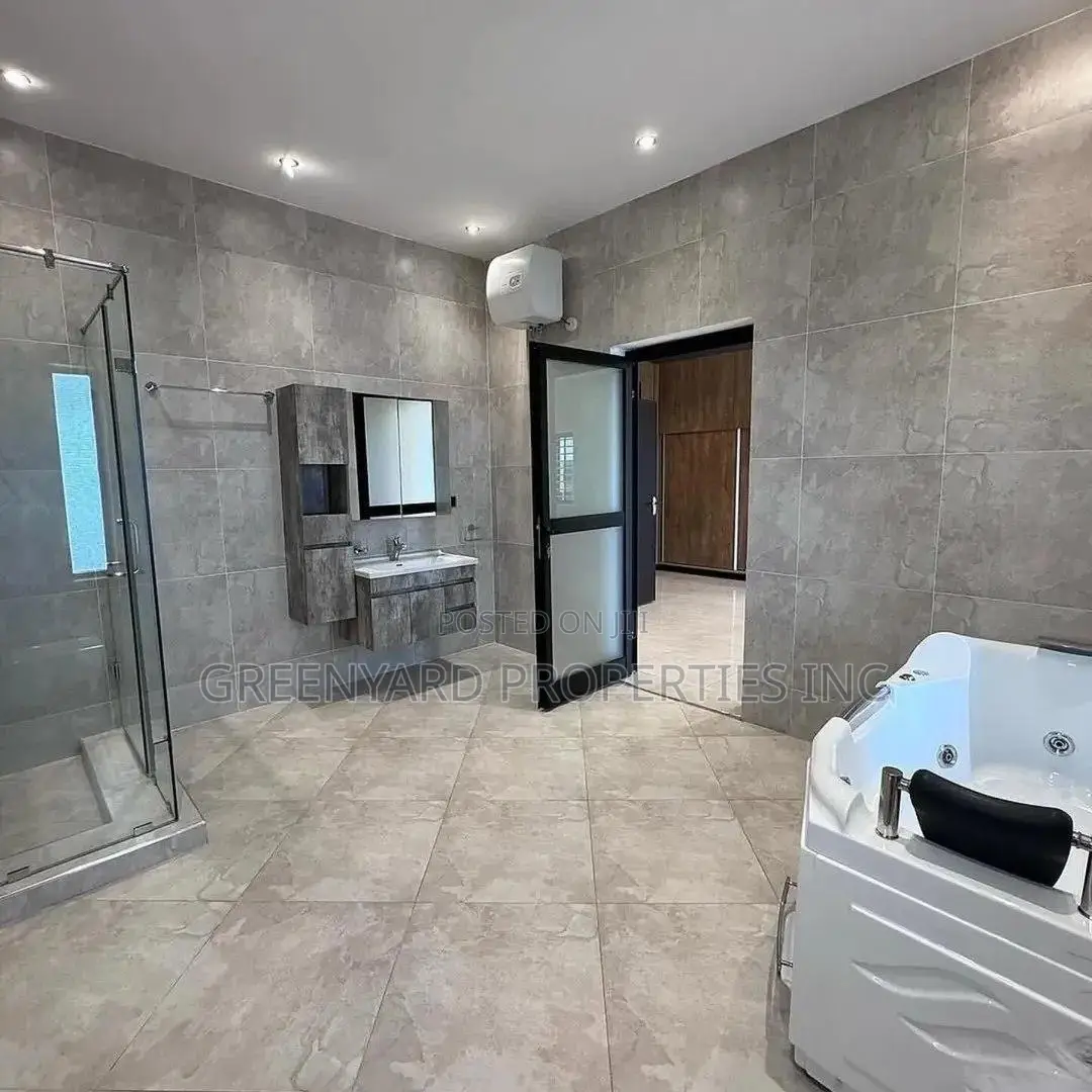 5bdrm House in East Legon Hills for sale