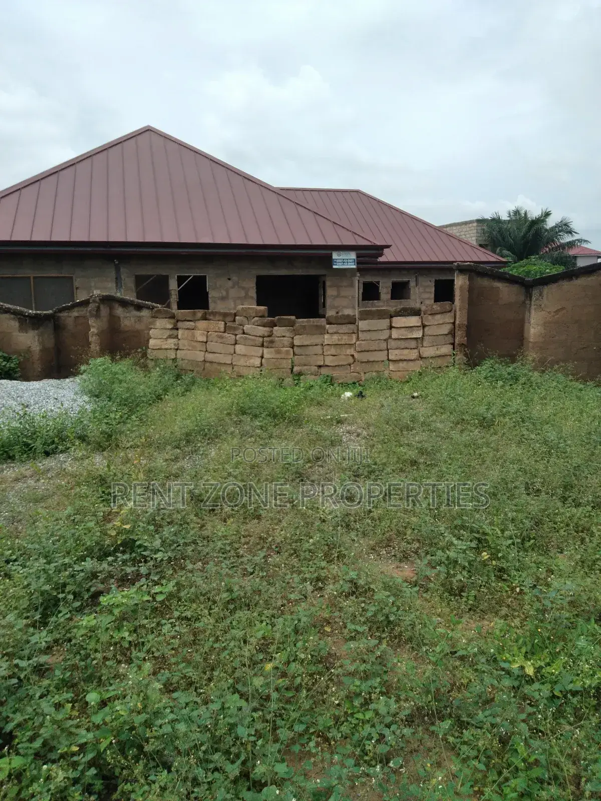 6bdrm Apartment in Rent Zone Properties, Ofankor for sale