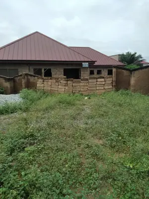 6bdrm Apartment in Rent Zone Properties, Ofankor for sale