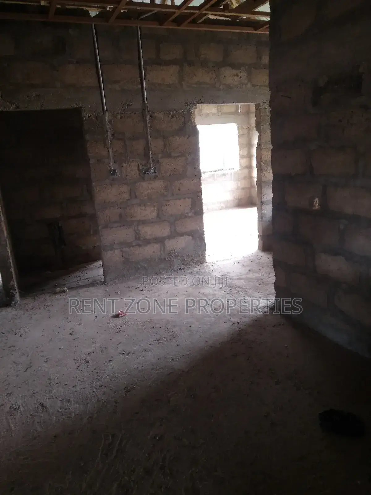 6bdrm Apartment in Rent Zone Properties, Ofankor for sale