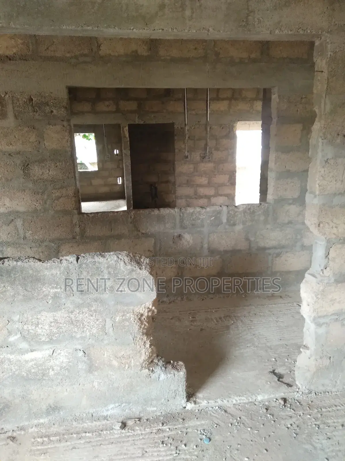 6bdrm Apartment in Rent Zone Properties, Ofankor for sale