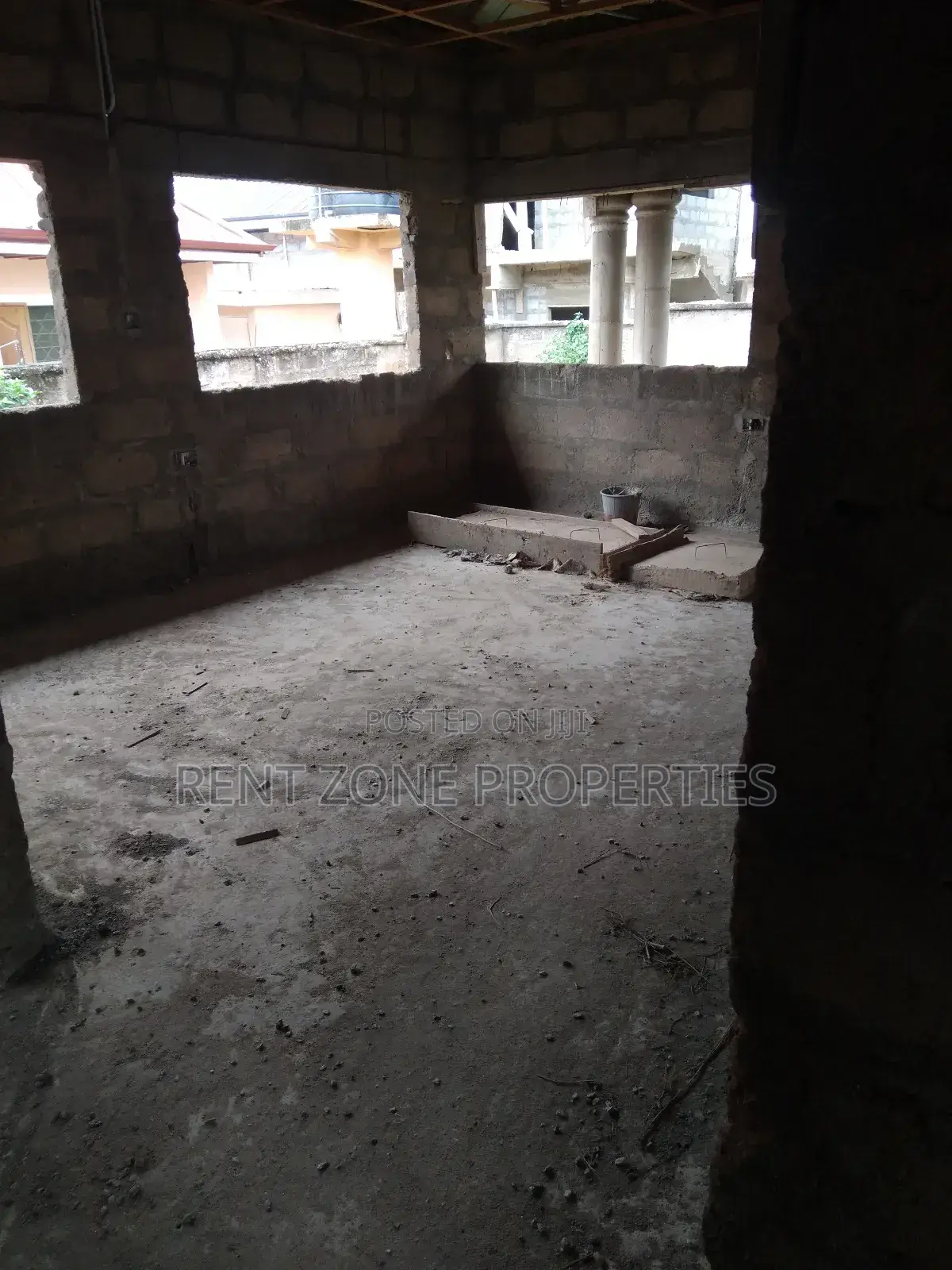 6bdrm Apartment in Rent Zone Properties, Ofankor for sale