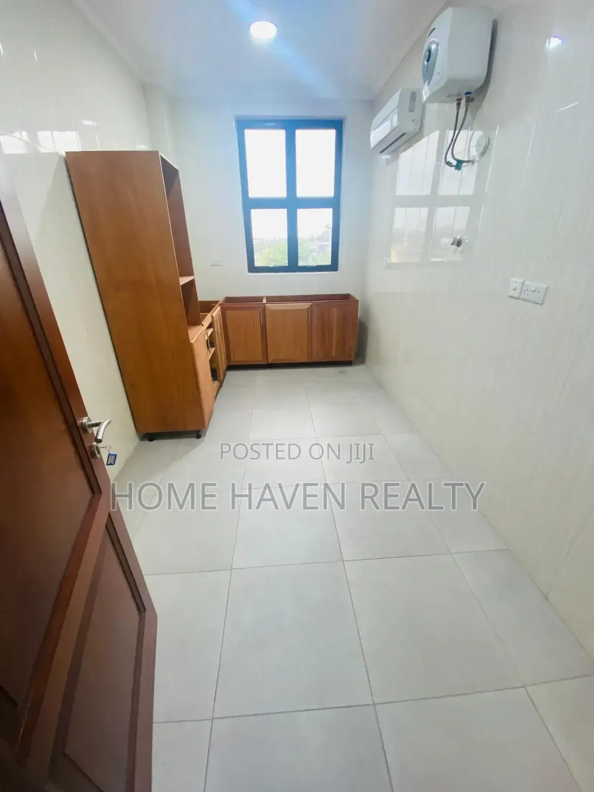 8 Office Rooms for Rent at Kanda Estate