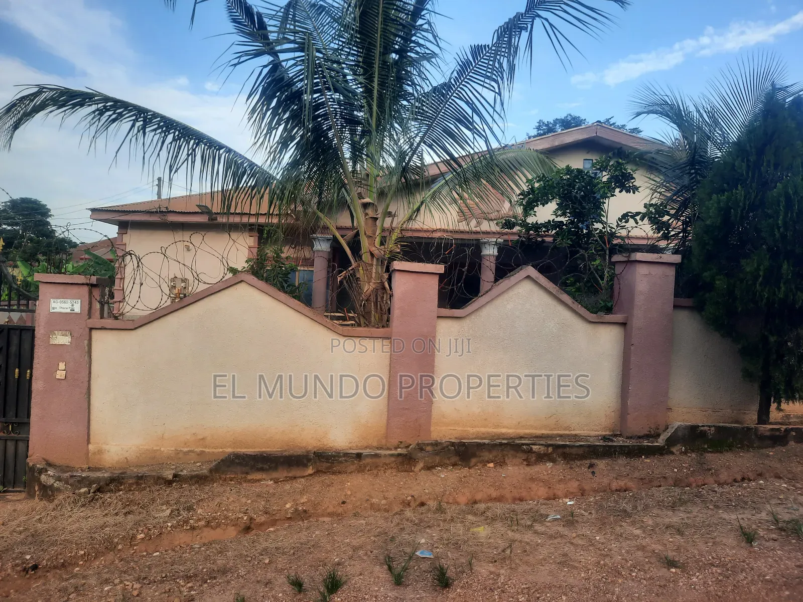 5bdrm House in Kotwi Nkoranza, Kumasi Metropolitan for sale