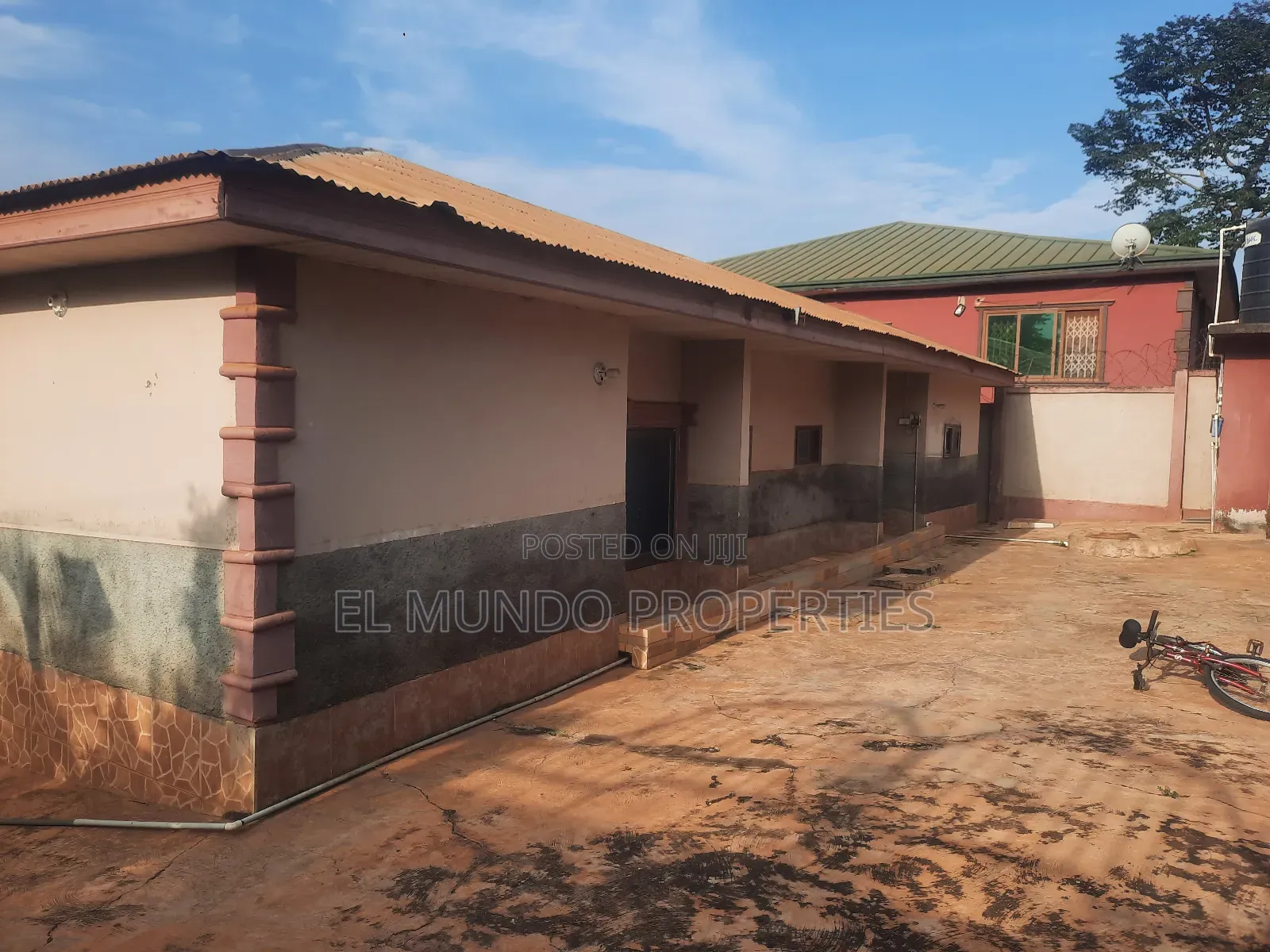 5bdrm House in Kotwi Nkoranza, Kumasi Metropolitan for sale