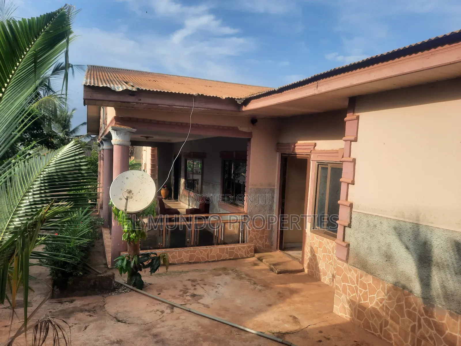 5bdrm House in Kotwi Nkoranza, Kumasi Metropolitan for sale