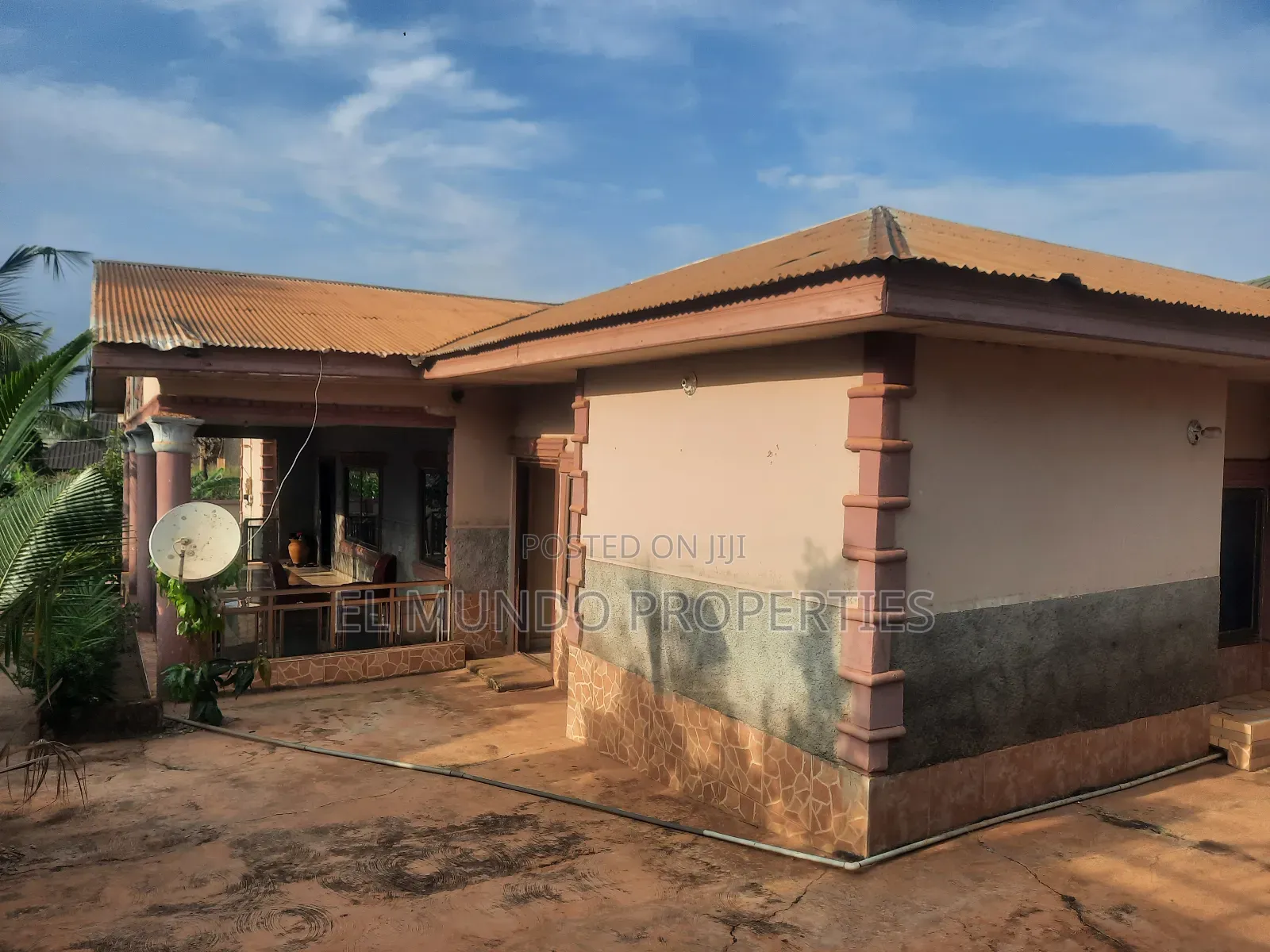 5bdrm House in Kotwi Nkoranza, Kumasi Metropolitan for sale