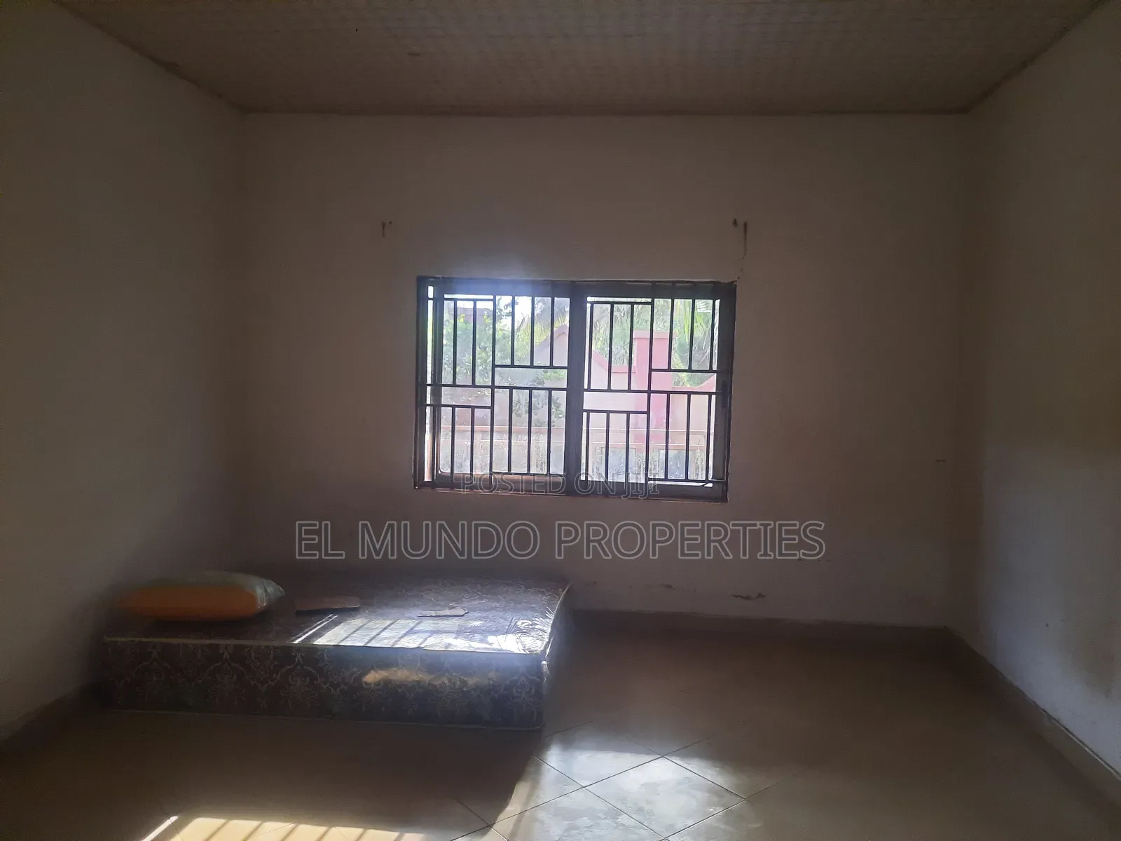 5bdrm House in Kotwi Nkoranza, Kumasi Metropolitan for sale