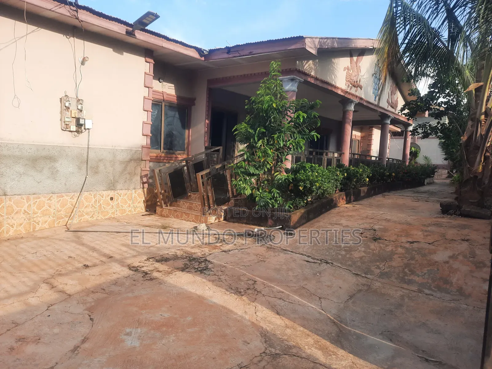 5bdrm House in Kotwi Nkoranza, Kumasi Metropolitan for sale