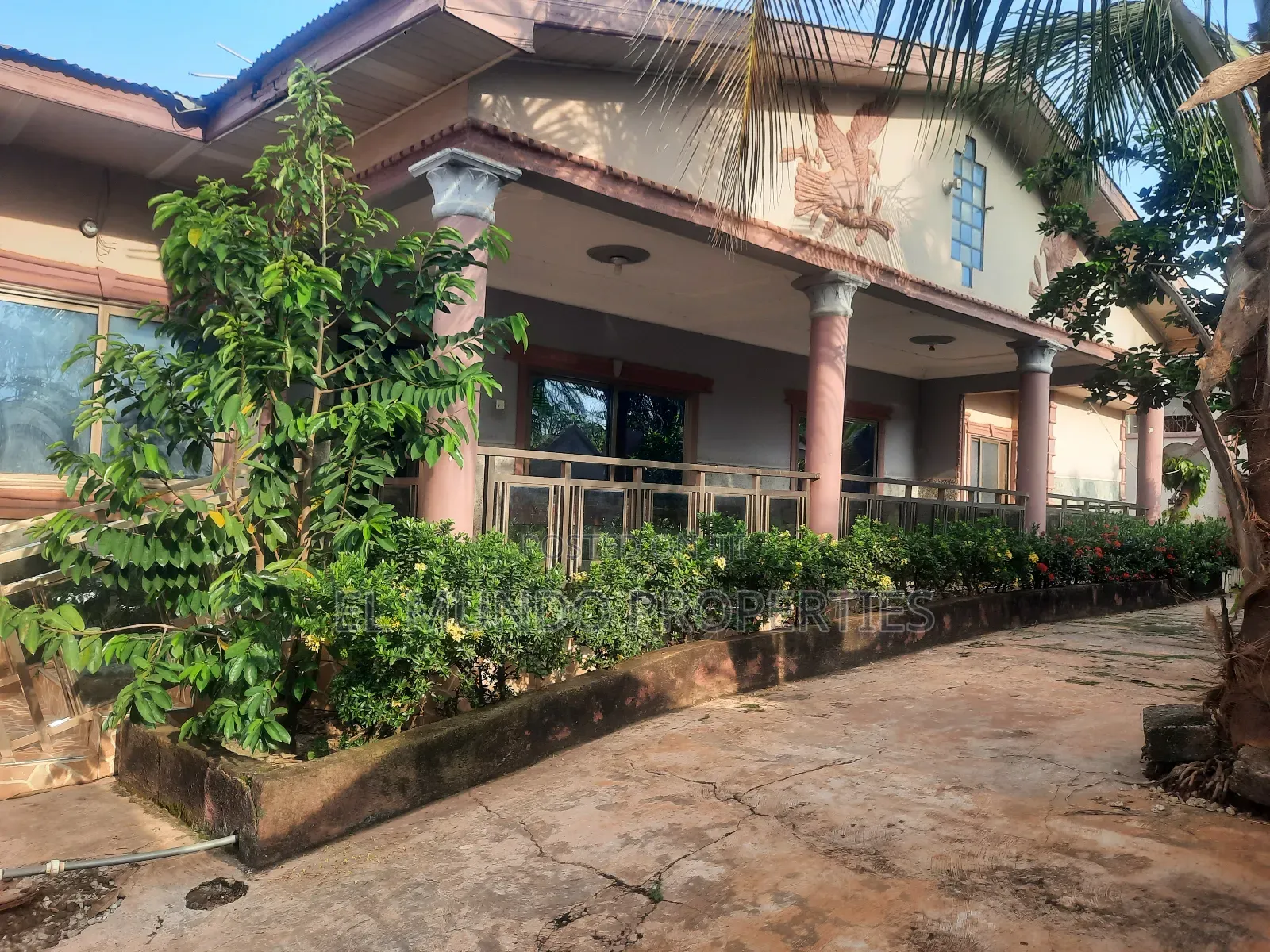 5bdrm House in Kotwi Nkoranza, Kumasi Metropolitan for sale