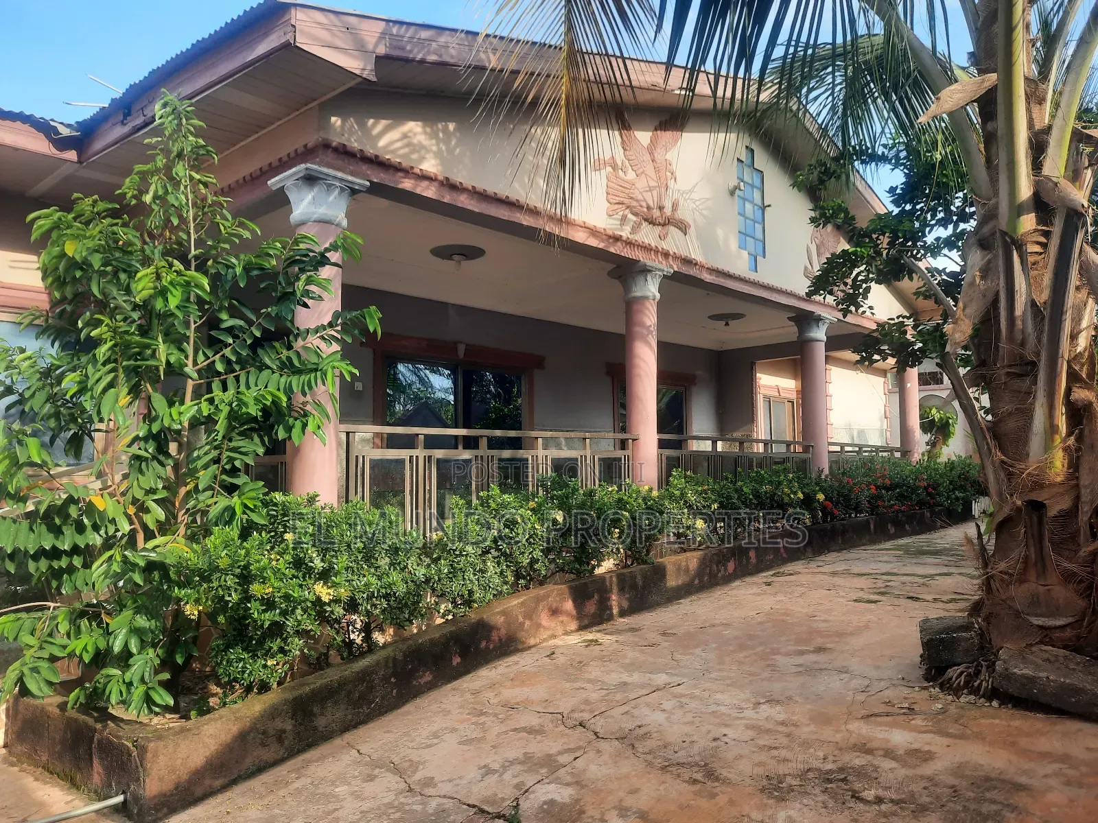 5bdrm House in Kotwi Nkoranza, Kumasi Metropolitan for sale