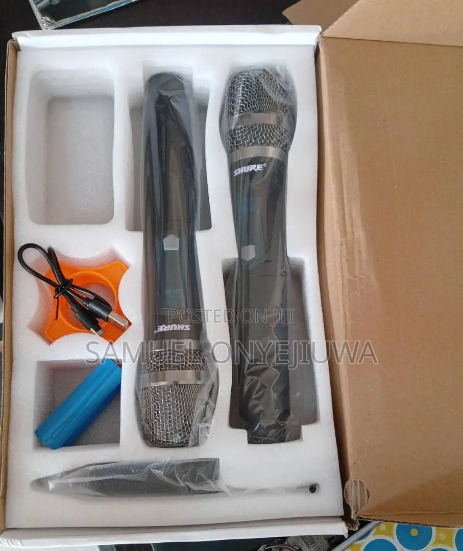 Shure Universal Wireless 2 Handles Microphone -BLX 82