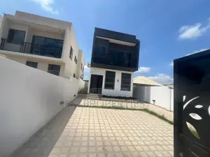 4bdrm House in E A Properties, Sakumono for sale