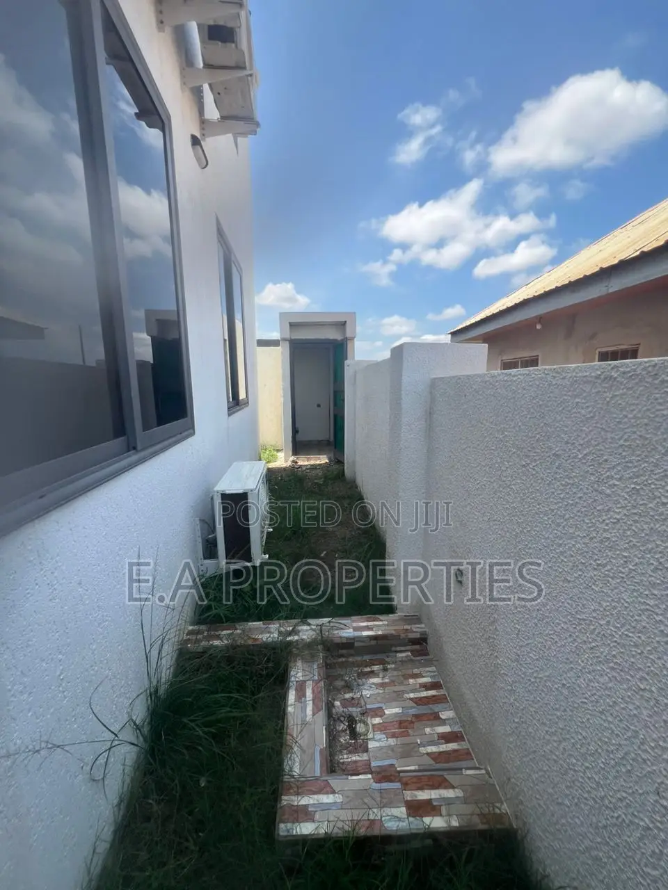 4bdrm House in E A Properties, Sakumono for sale