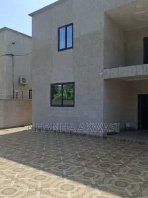 3bdrm House in Community 3, Tema Metropolitan for rent