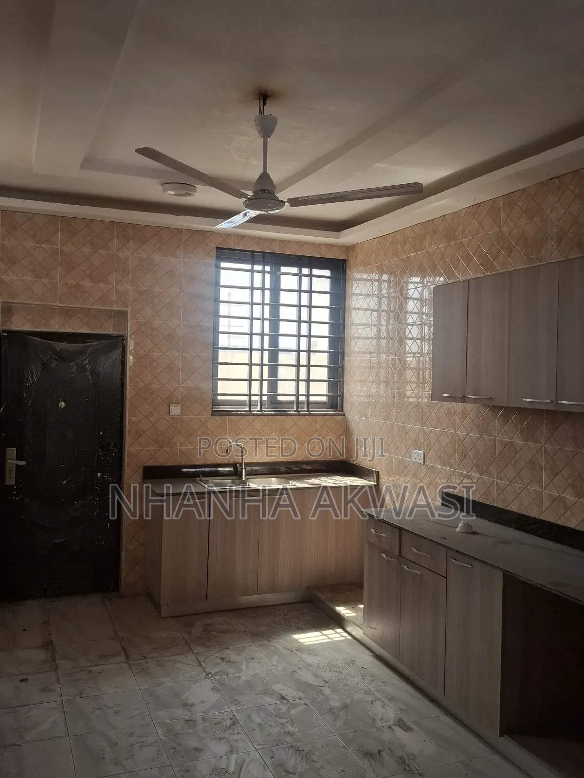 3bdrm House in Community 3, Tema Metropolitan for rent