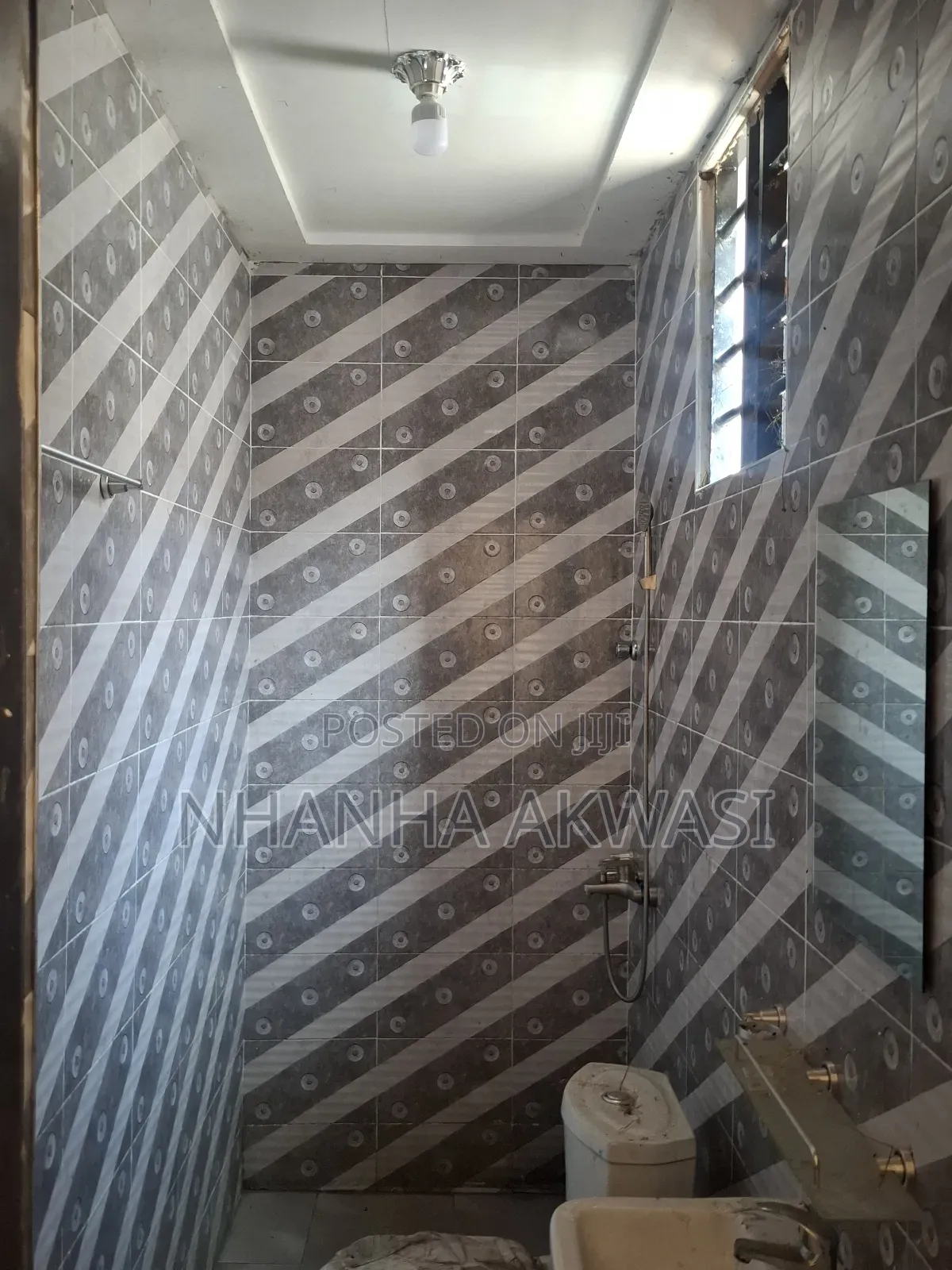 3bdrm House in Community 3, Tema Metropolitan for rent