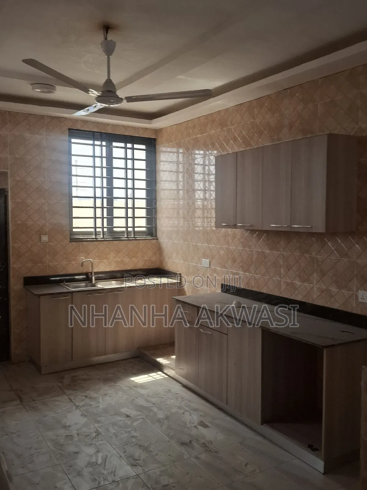3bdrm House in Community 3, Tema Metropolitan for rent