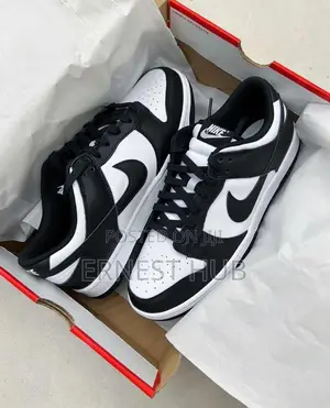 Nike Low Dunk Black/White