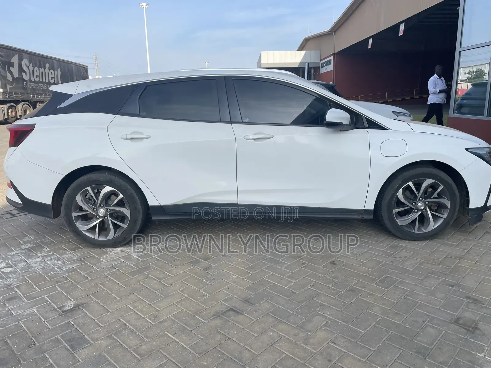 Vlite6 Electric Car for Rent
