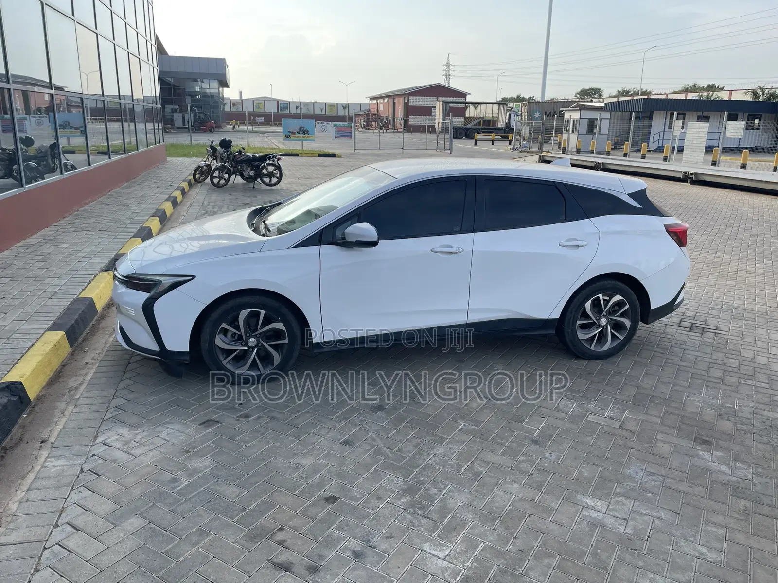 Vlite6 Electric Car for Rent