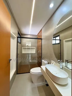 5bdrm House in Accra for sale