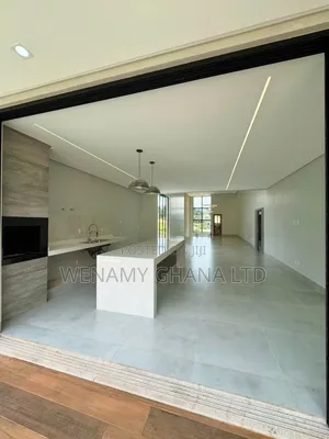 5bdrm House in Accra for sale